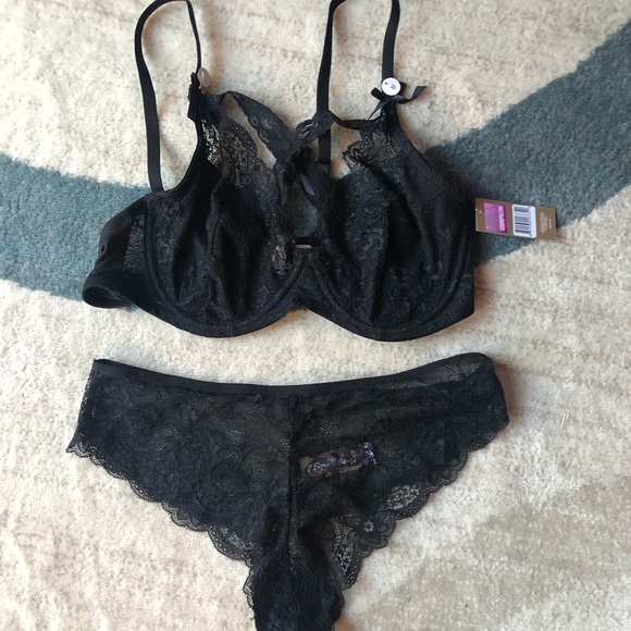 NWT-PLUS 2 pc bra & thong set - Picture 4 of 8